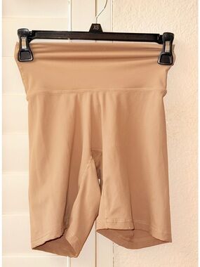 NVGTN Olive Tan Women's Athletic Bike Shorts